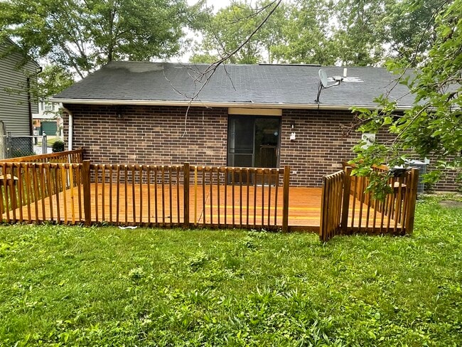 Building Photo - 3105 Charlotte Mill Dr