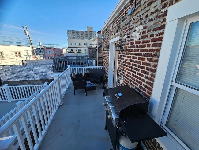 Building Photo - 4009 Ventnor Ave