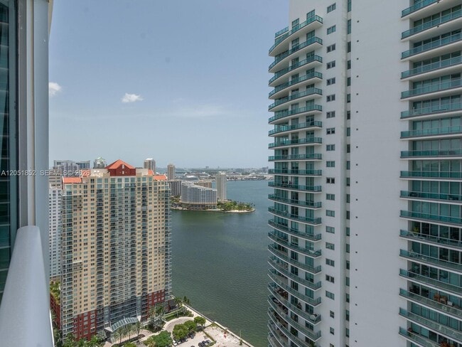 Building Photo - 1300 Brickell Bay Dr
