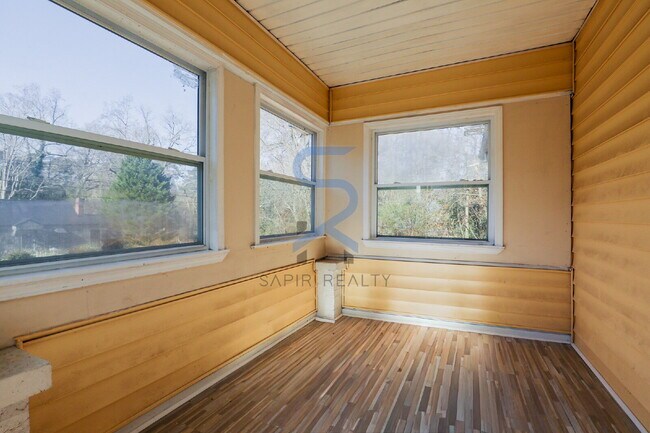 Building Photo - Move in before January 15th and get $100 OFF your rent for the first 3 months — PLUS a $250 Amazo...