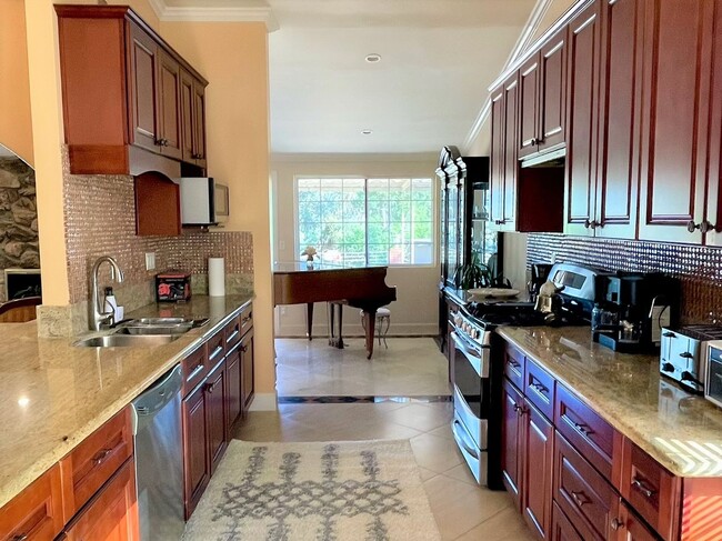 Building Photo - Stunning Woodland Hills Home with Sweeping Views