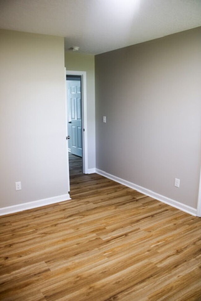 Building Photo - 211 Bundrum Dr NW