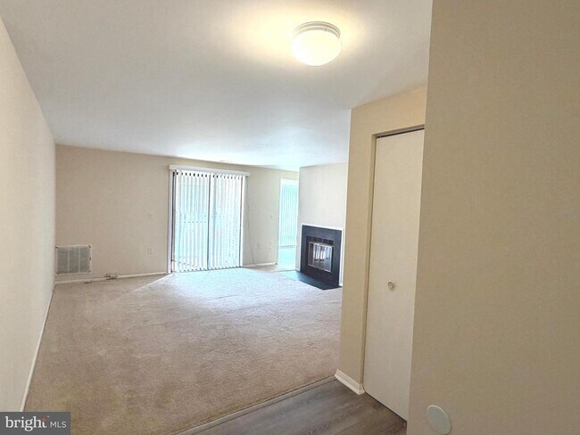 Building Photo - 18131 Chalet Dr