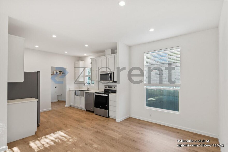 Building Photo - 1133 Lovell Ave