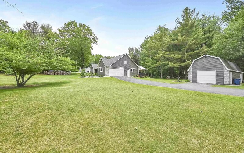 Building Photo - 2870 Brook Hills Dr