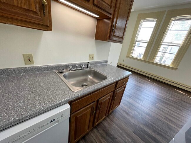 Building Photo - 124 Orange St