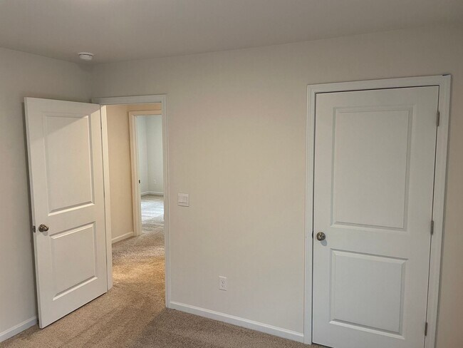 Building Photo - Complimentary Rent for a July ONLY Move in...