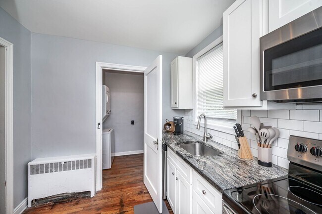 Building Photo - Charming 2-Bed, 1-Bath Home with All-inclu...