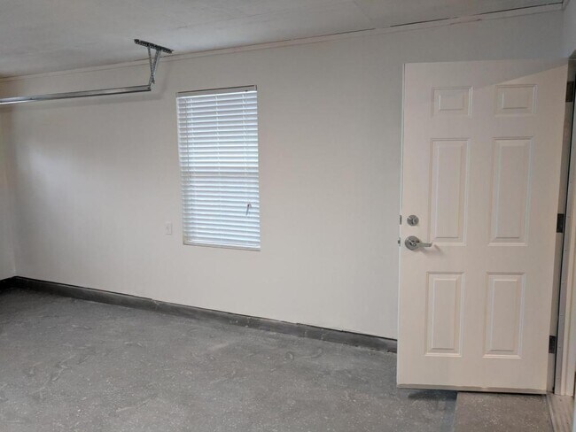 Building Photo - 5215 Guadalupe St