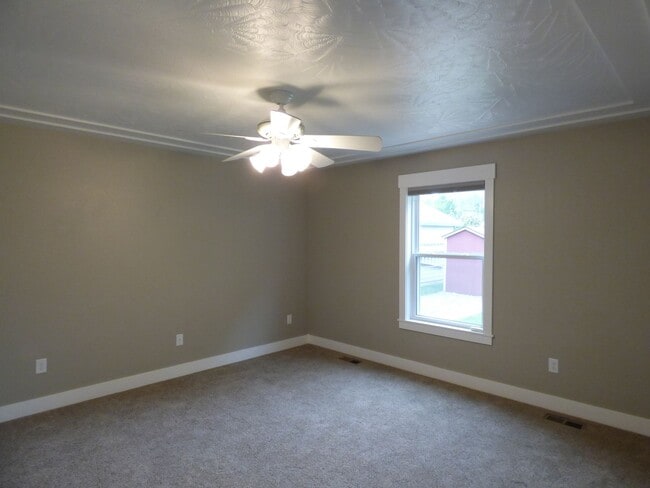 Building Photo - Merry Christmas!  This home is available now, with December rent free!