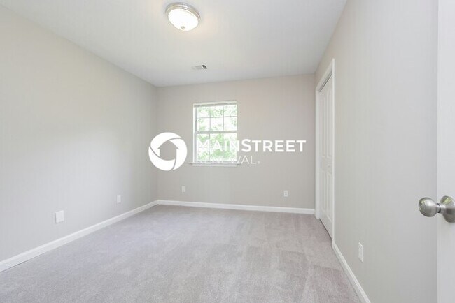 Building Photo - 3 Bedroom Pet-Friendly Home in Covington, GA with Main Street Renewal