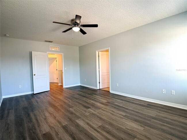 Building Photo - 389 Tanglewood Dr