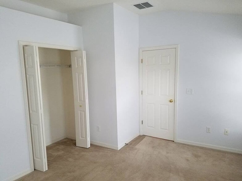 Building Photo - 170 Sawtooth Dr