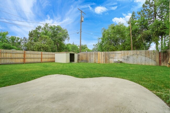 Building Photo - 1517 Chrisway Dr