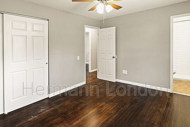 Building Photo - 2365 N Pointe Ln