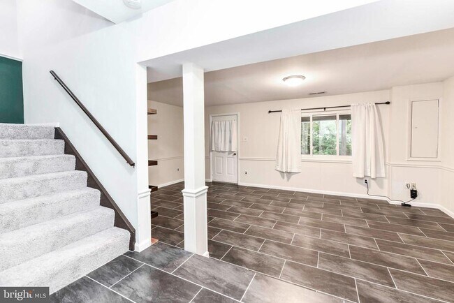 Building Photo - 5836 Jackson Oak Ct