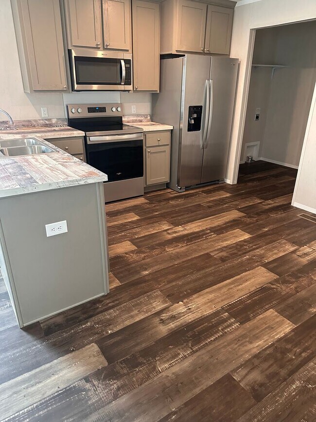 Building Photo - BRAND NEW-3 Bedroom / 2 Bath