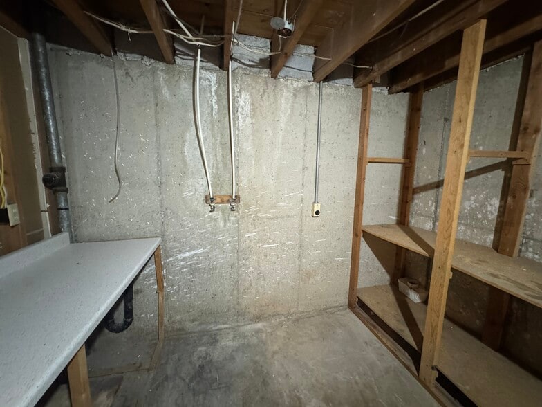 Building Photo - 459 N 400 E