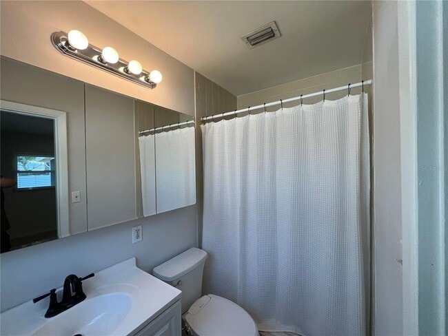 Building Photo - 422 Crosswinds Dr