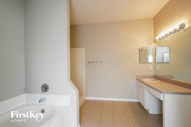 Building Photo - 1817 NW 15th Terrace