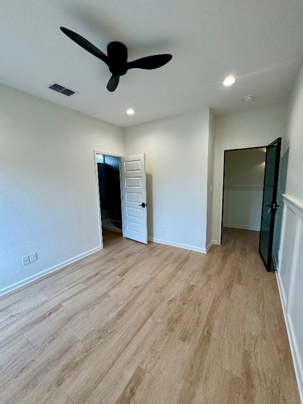 Building Photo - 3010 N Main St