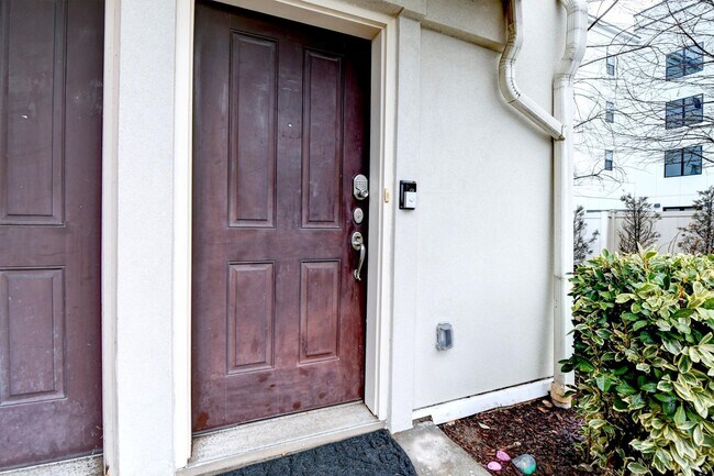 Building Photo - 1625 Paterson Plank Rd