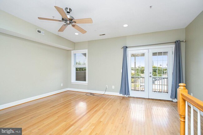 Building Photo - 1324 Race St