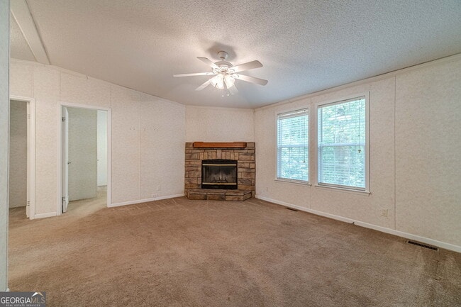 Building Photo - 246 Kings Ridge Dr
