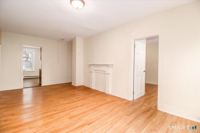 Building Photo - 17 Church St