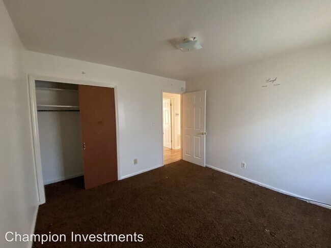 Building Photo - 622 Margrace Rd
