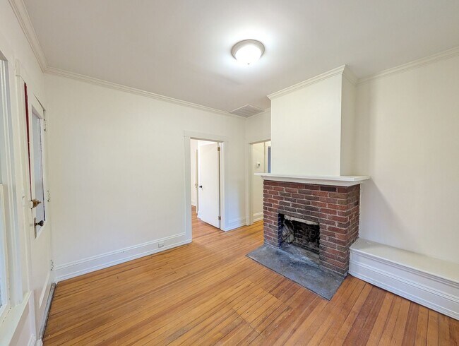 Building Photo - Chester Hill Cottage