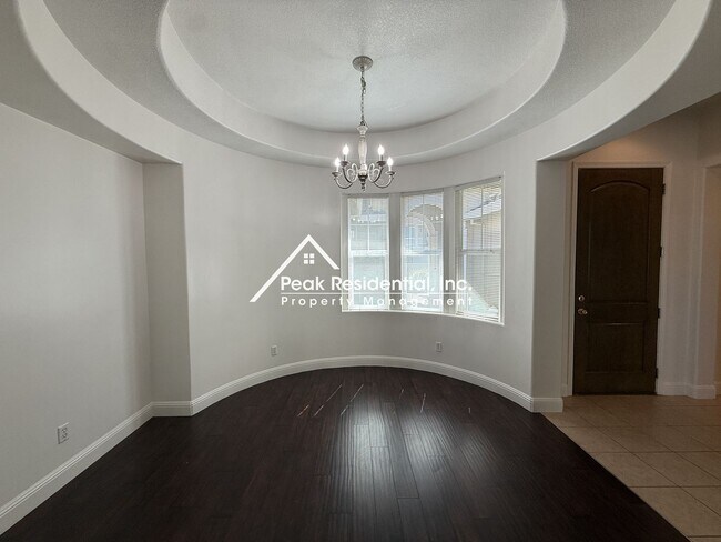 Building Photo - Charming 4 bedroom 2 bathroom home in Elk Grove!