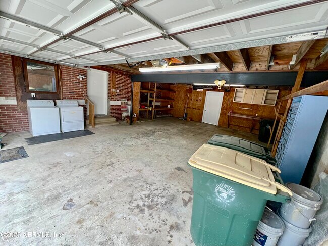 Building Photo - 9720 Jupiter Ct S