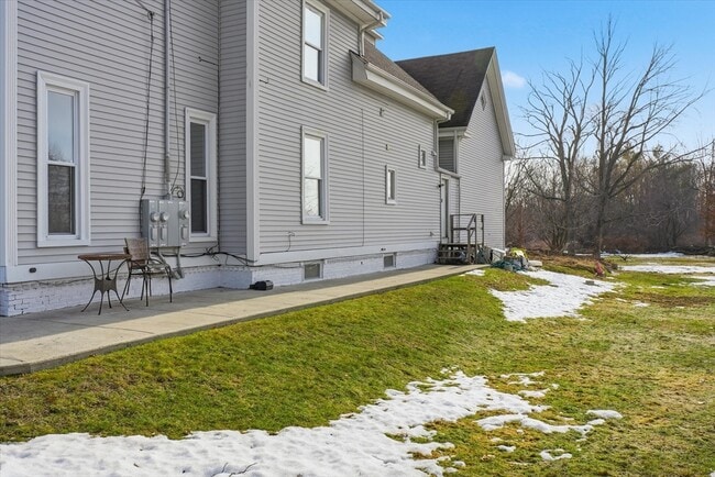 Building Photo - 156 N Broadway