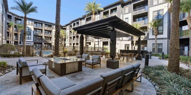 Building Photo - 776 N Orange Ave