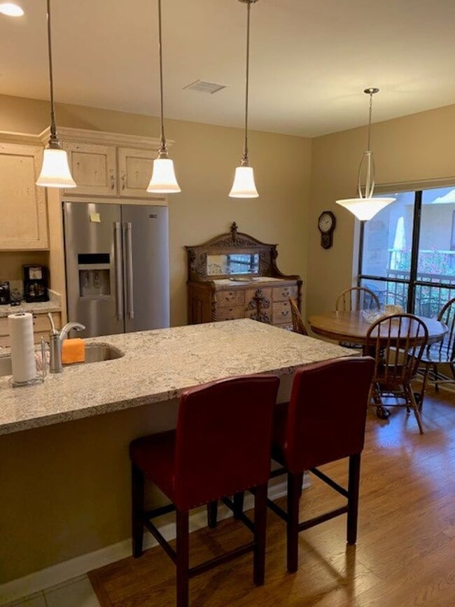 Building Photo - One bedroom condo/ Scottsdale