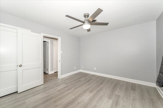 Building Photo - 116-118 Linden Avenue