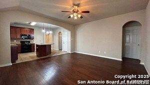 Building Photo - 906 Siena View