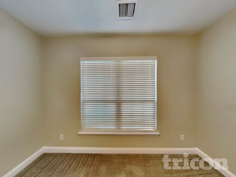 Building Photo - 210 Morning Glory Pl