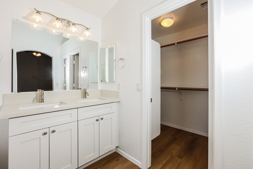 Building Photo - 3756 W Yellow Peak Dr