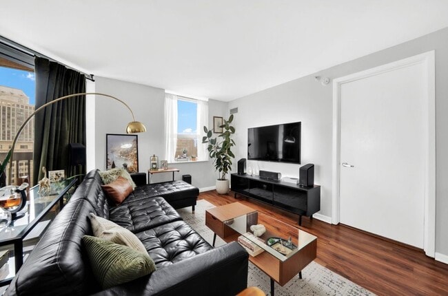 Building Photo - 545 N Dearborn St