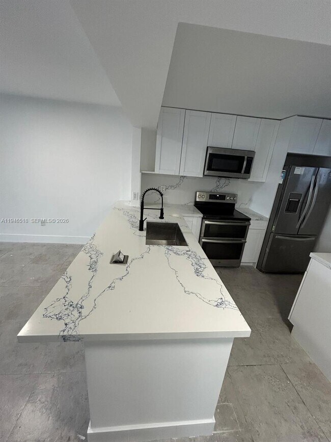 Building Photo - 1666 West Ave