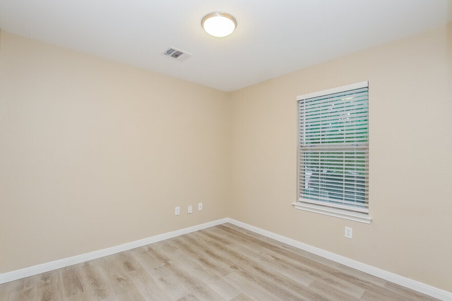 Building Photo - 13710 Merseyside Dr