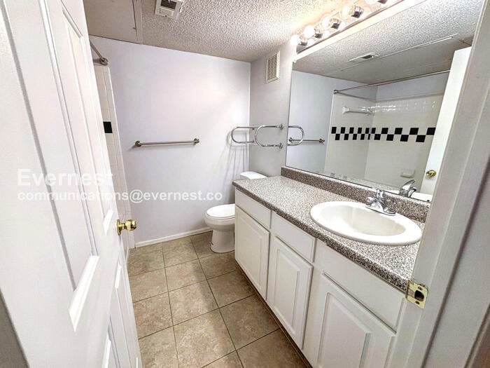 Building Photo - 2016 Oxford Ln