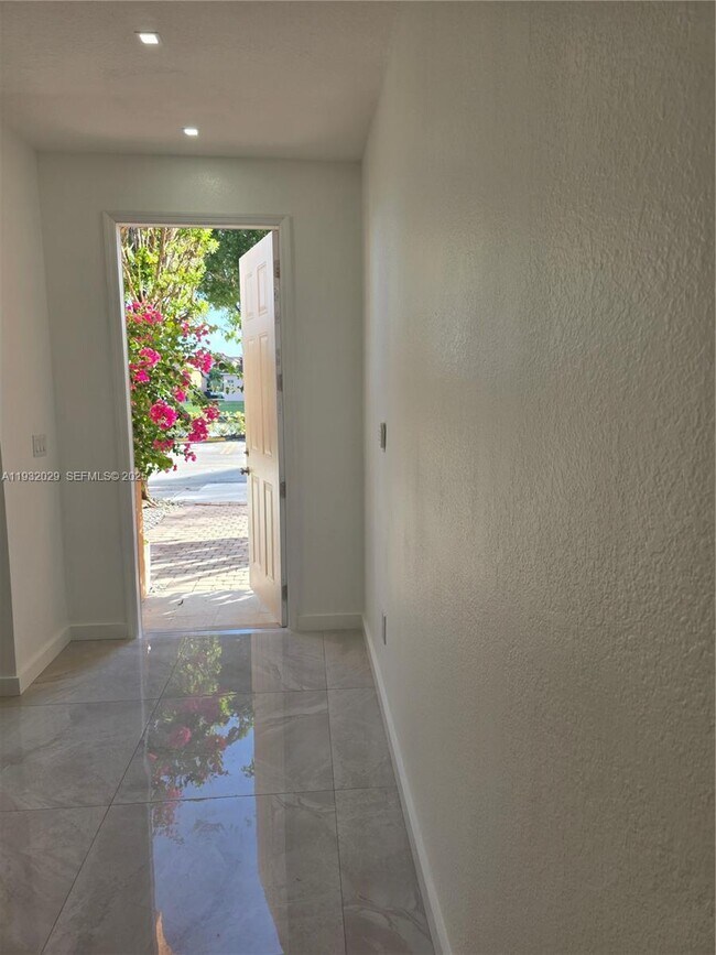 Building Photo - 16643 SW 80th Terrace