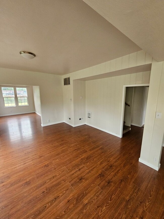 Building Photo - Serene 4 bedroom farmhouse in a quiet country neighborhood completely renovated