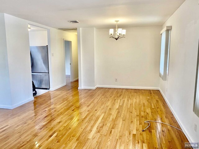 Building Photo - 48 Cortland Place, Unit 2 floor