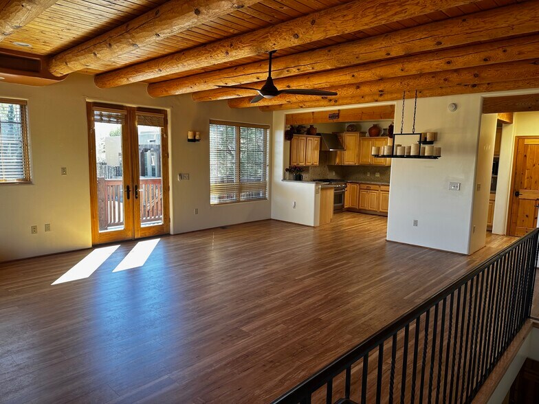 Open floor plan - 501 Rio Grande Ave