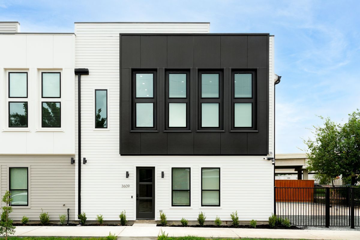Building Photo - 3609 Hadley St