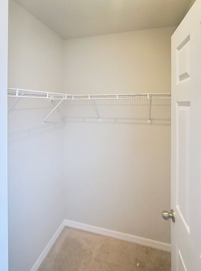 Building Photo - 12937 Camarillo Pl